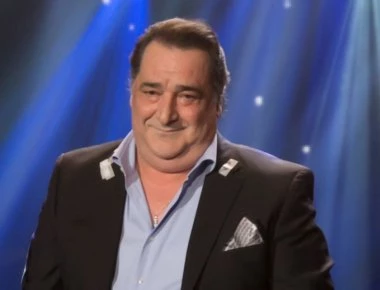 Eσείς ξέρετε γιατί ο Βασίλης Καρράς αρνήθηκε να τραγουδήσει «Το παλιό μου παλτό»; (βίντεο)